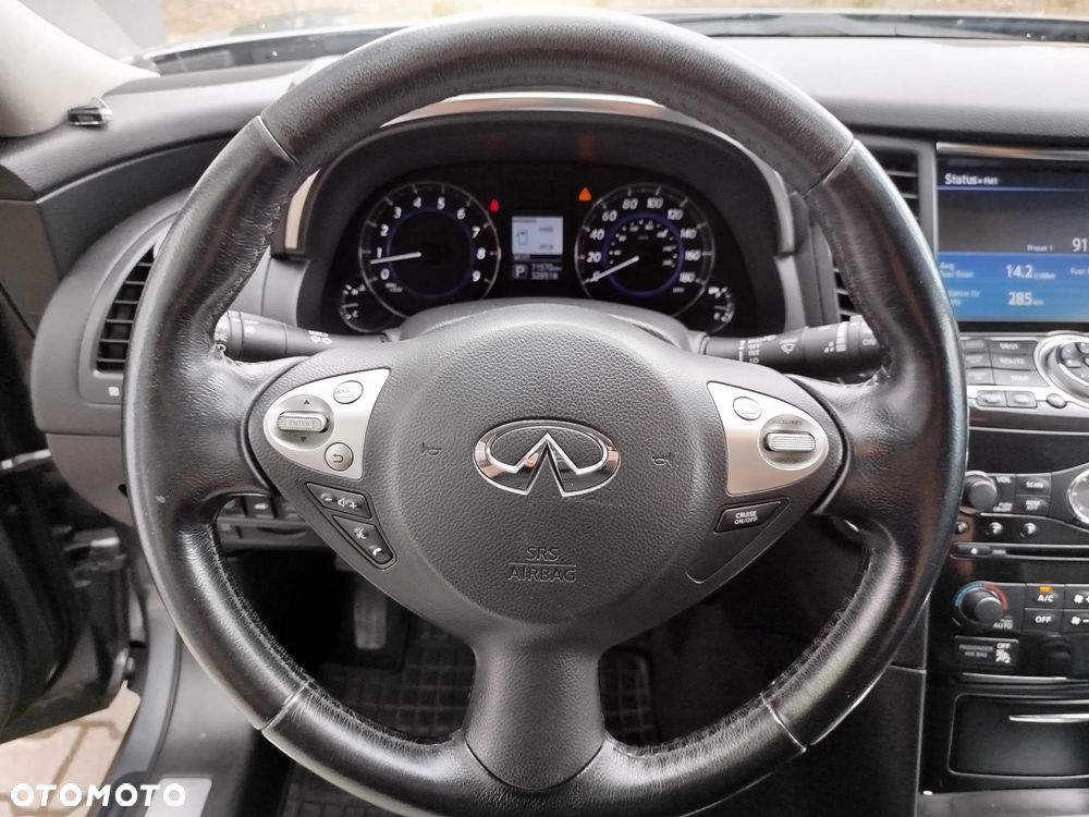 Infiniti QX70 3.7 S - 18