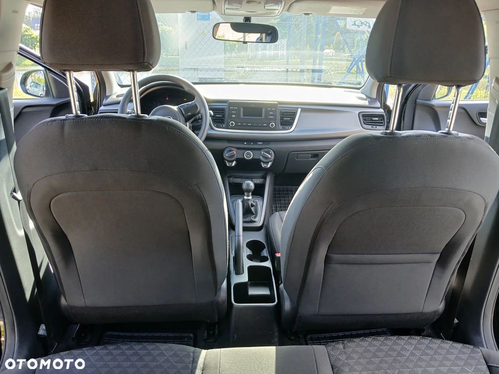 Kia Rio 1.2 L - 12