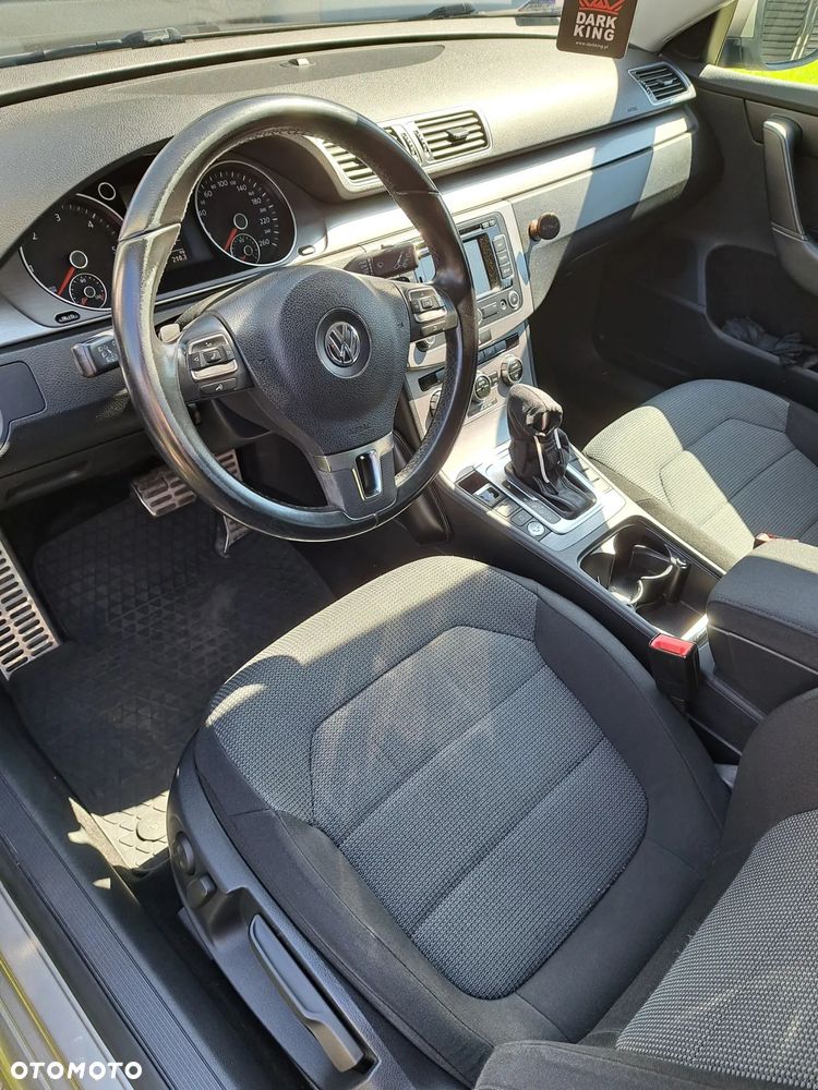 Volkswagen Passat 2.0 TDI Comfortline DSG - 6