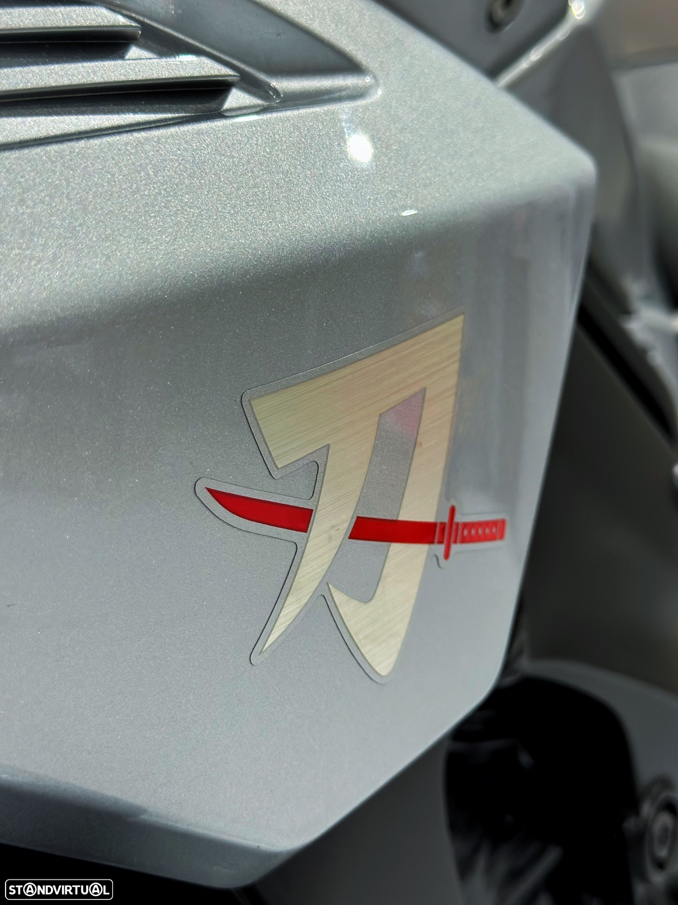 Suzuki GSX S 1000 KATANA - 5