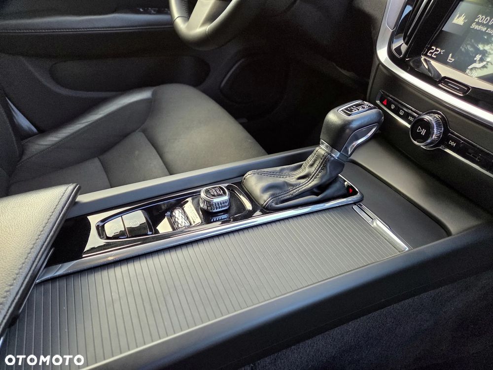 Volvo V60 D3 Geartronic Momentum Pro - 24