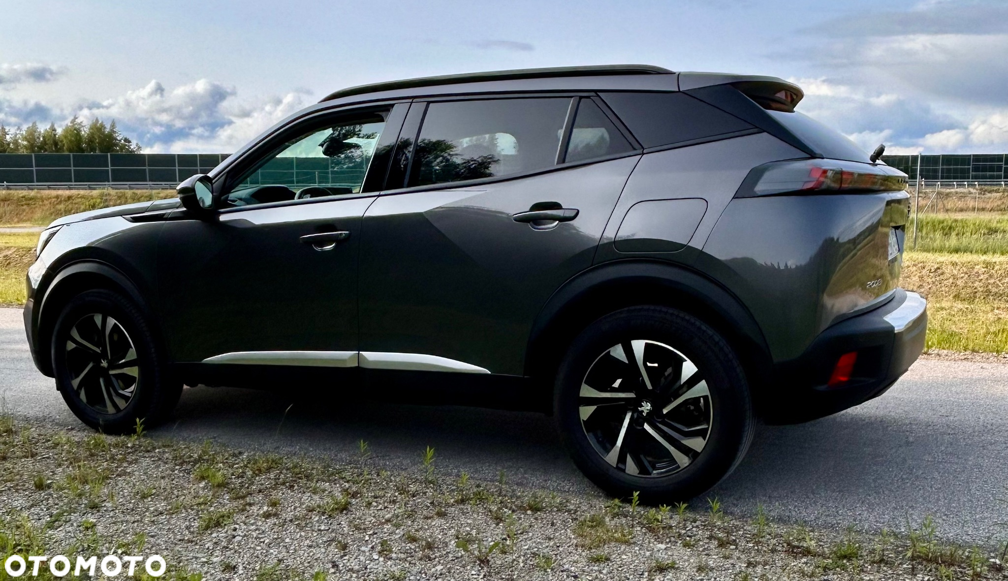 Peugeot 2008 - 8