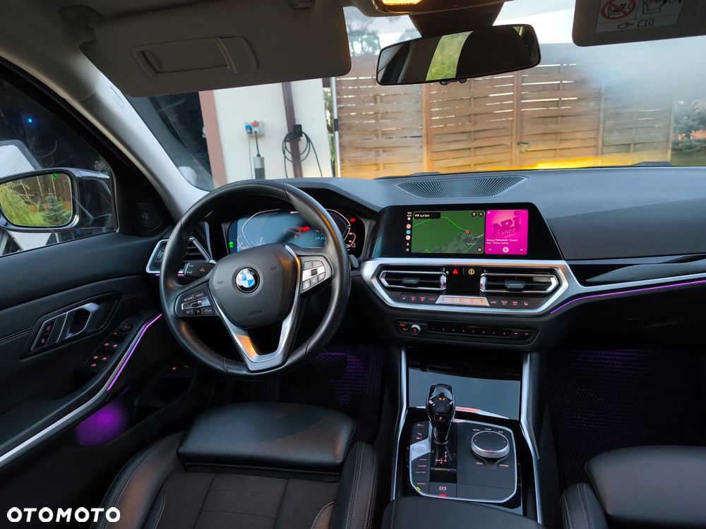 BMW Seria 3 330e Sport Line - 22