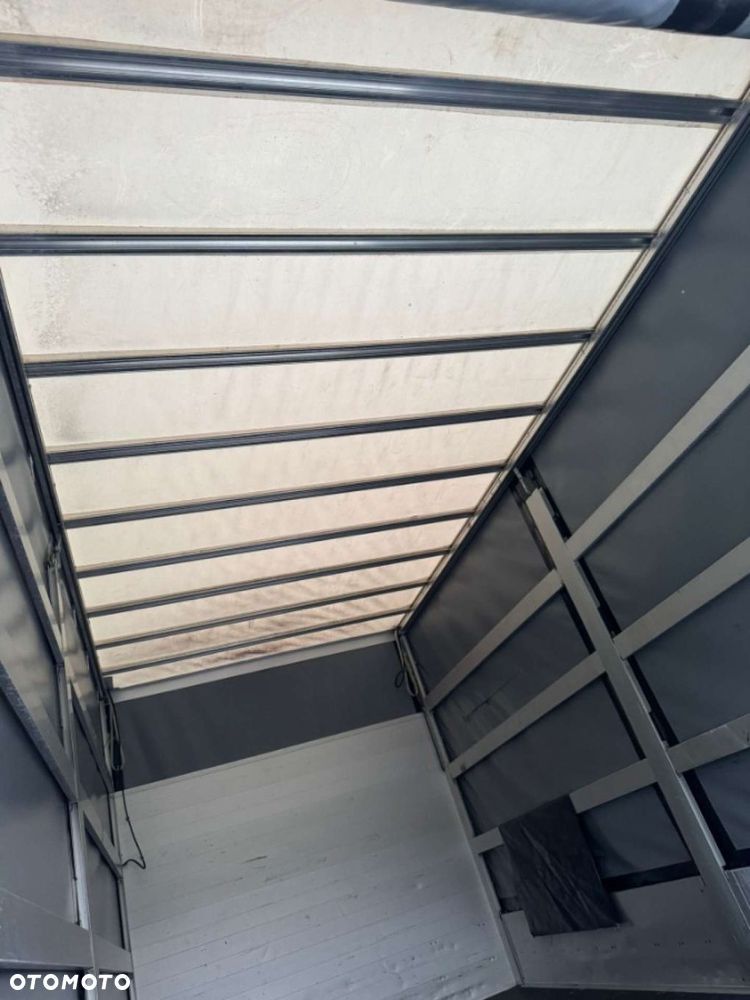 Renault Master 10 europalet z Windą - 17