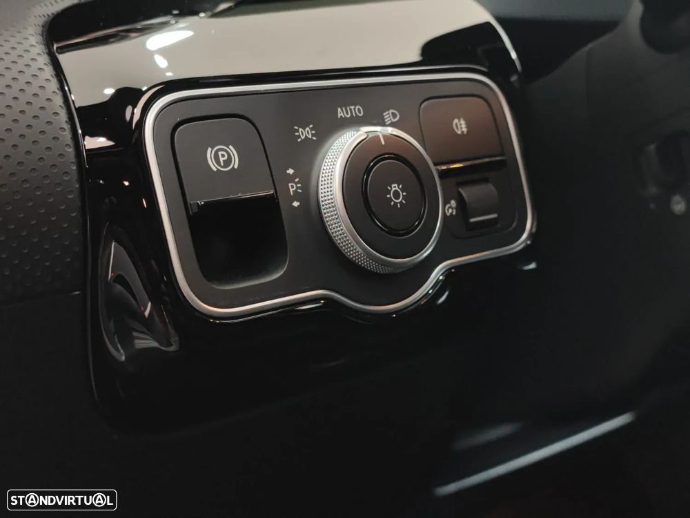 Mercedes-Benz CLA 250 e Shooting Brake AMG Line - 27