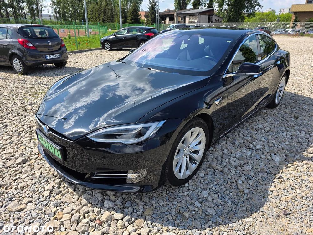 Tesla Model S - 3