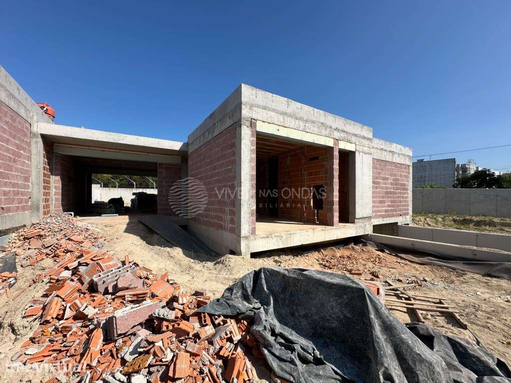 Moradia nova térrea T3+1 com piscina em São Vítor-Braga. - Grande imagem: 2/31