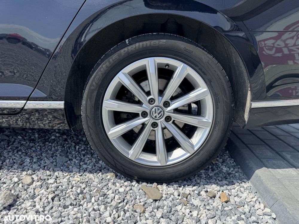 Volkswagen Passat - 11