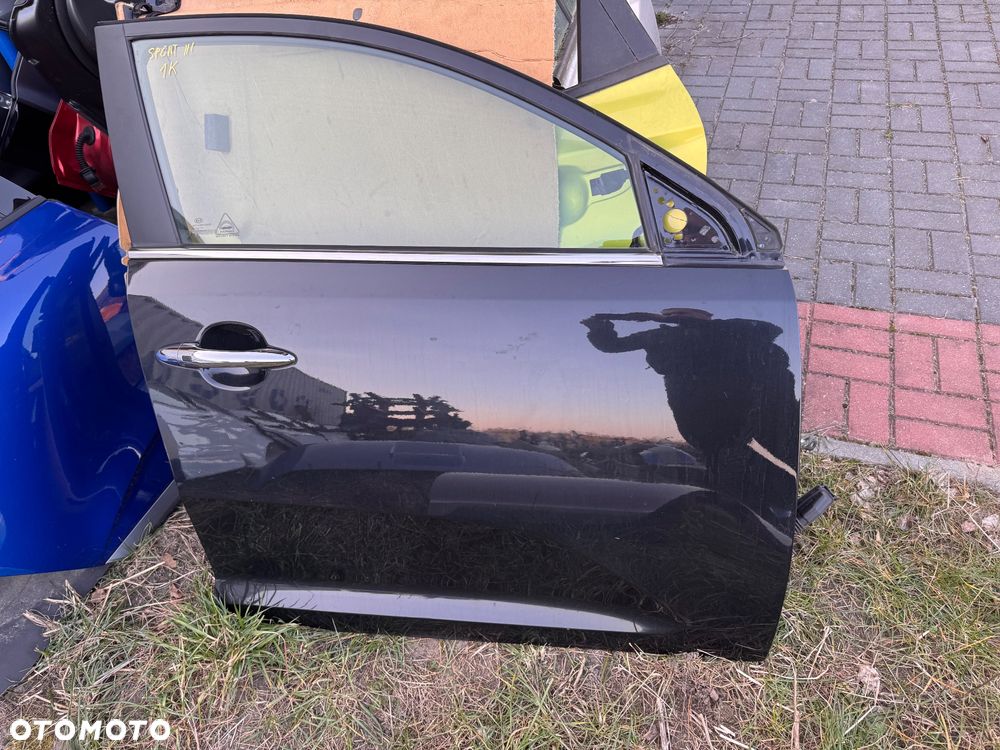 Drzwi przednie prawe Kia Sportage III 1K