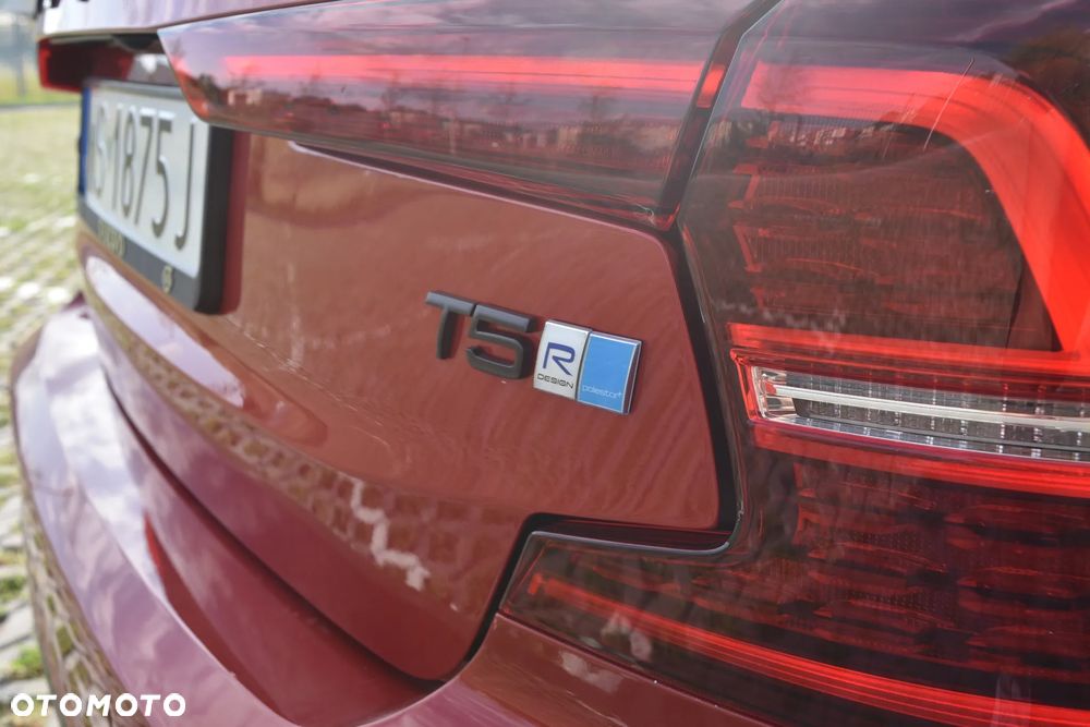 Volvo S60 T5 R-Design - 39