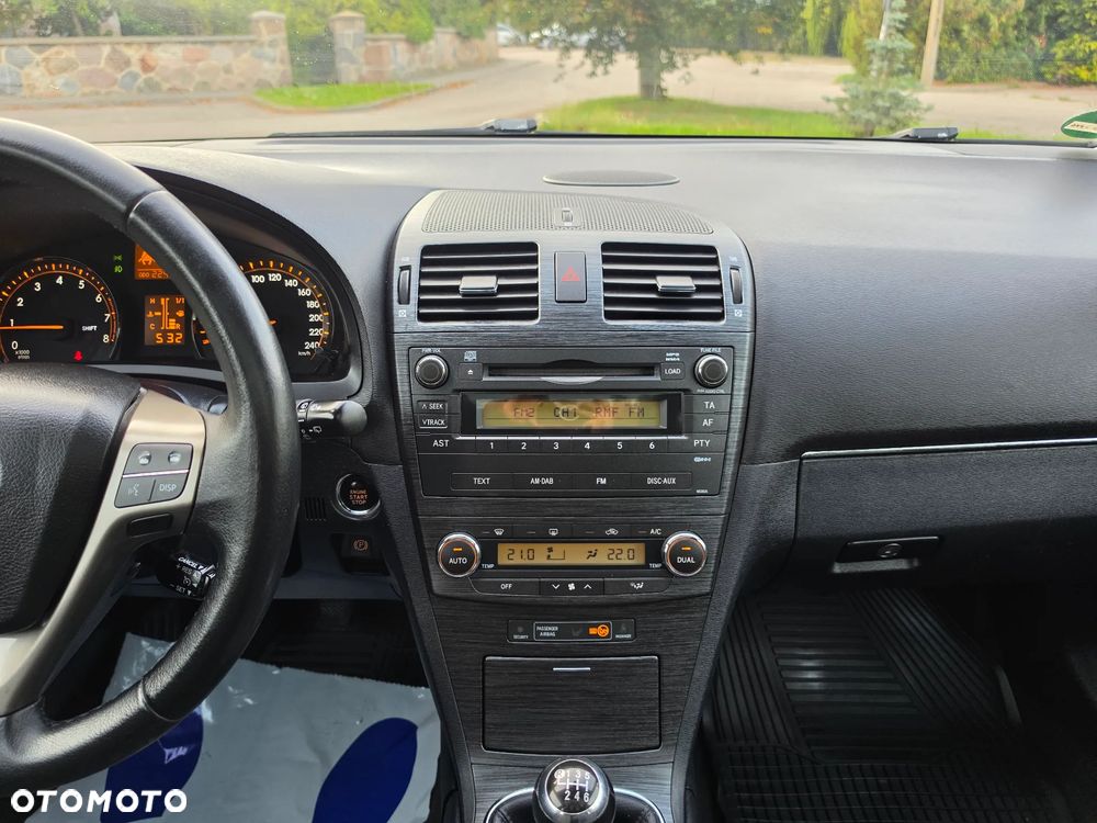 Toyota Avensis 2.0 Executive - 33