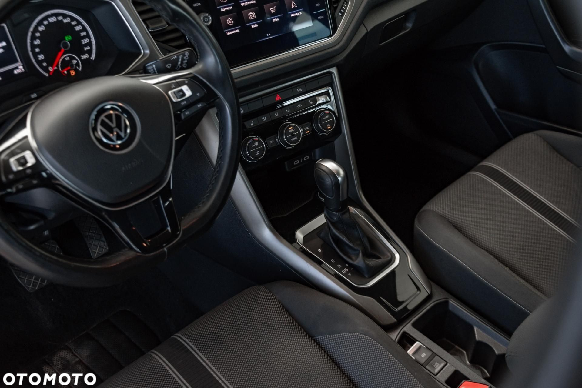 Volkswagen T-Roc - 19