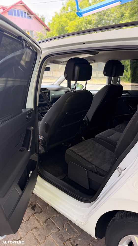 Volkswagen Touran - 15