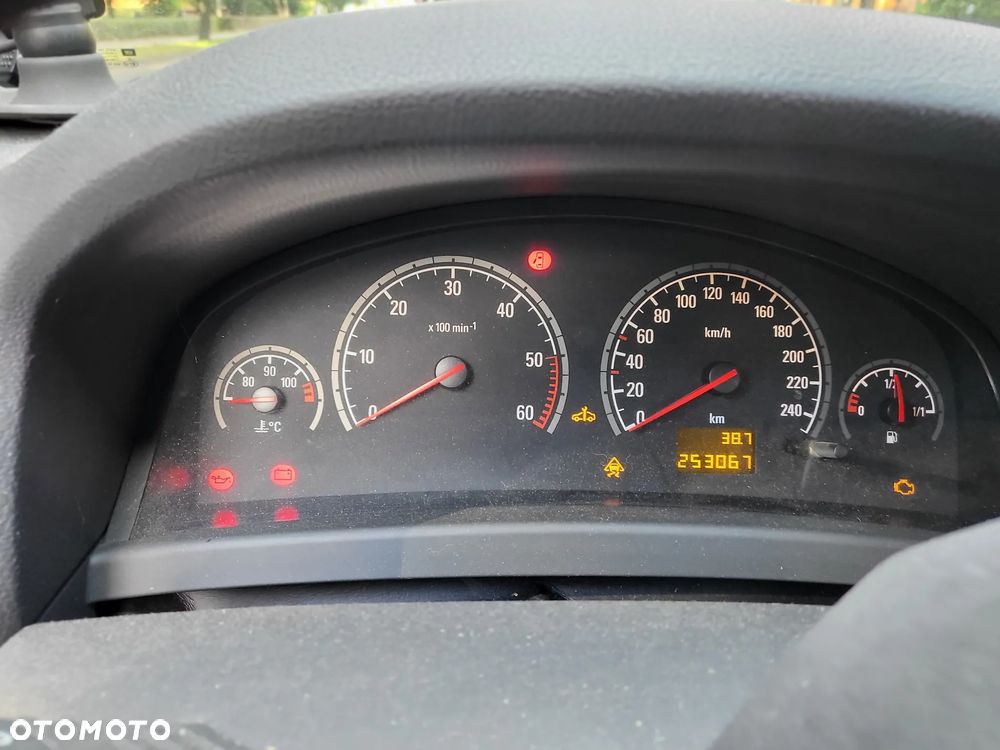 Opel Vectra 1.9 CDTI Essentia - 6