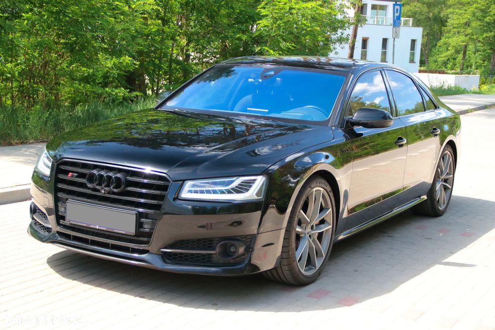 Audi S8 Standard - 1