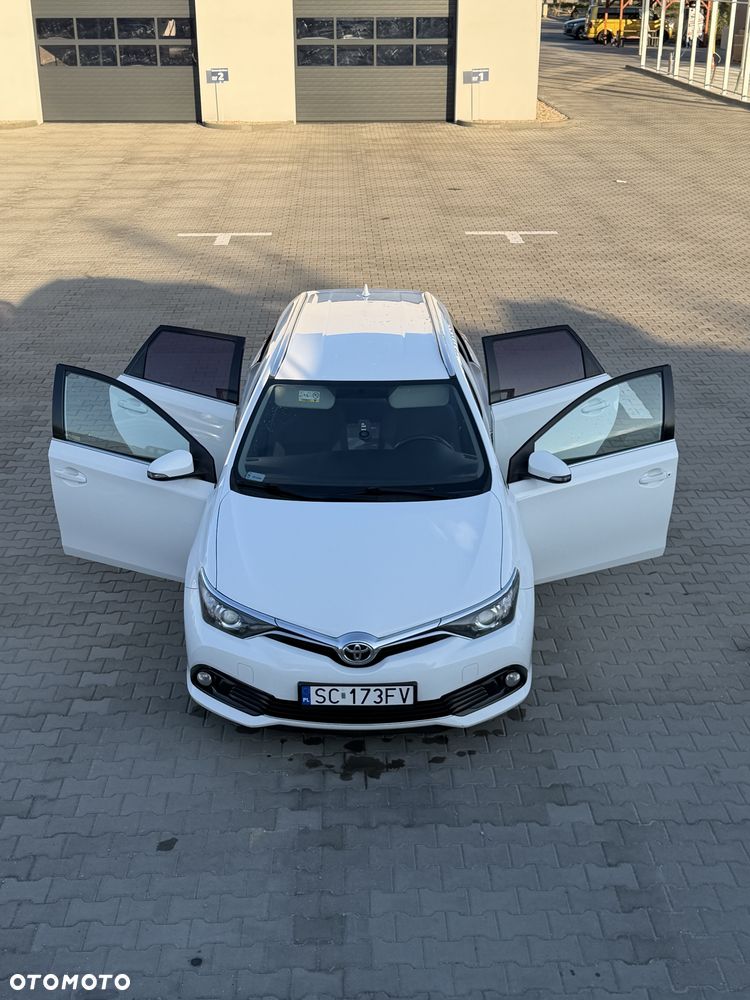 Toyota Auris - 1