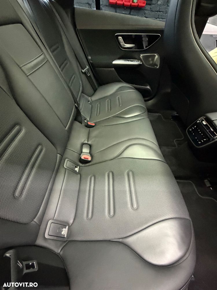 Mercedes-Benz EQE AMG 43 4MATIC - 13