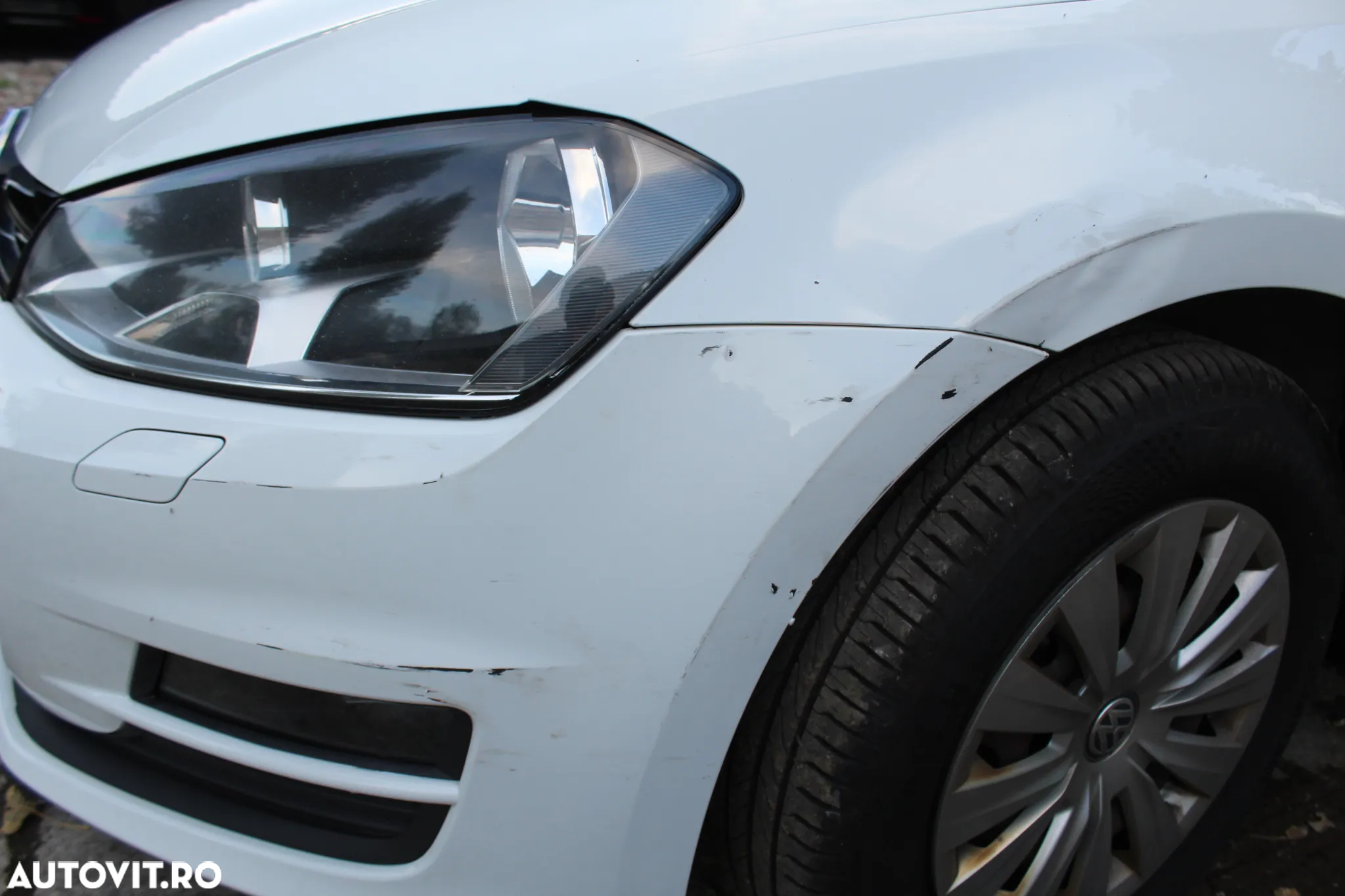 Volkswagen Golf 1.6 TDI DPF Trendline - 12