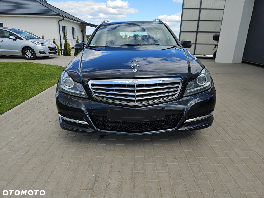 Mercedes-Benz Klasa C 200 (BlueEFFICIENCY) 7G-TRONIC Elegance - 2