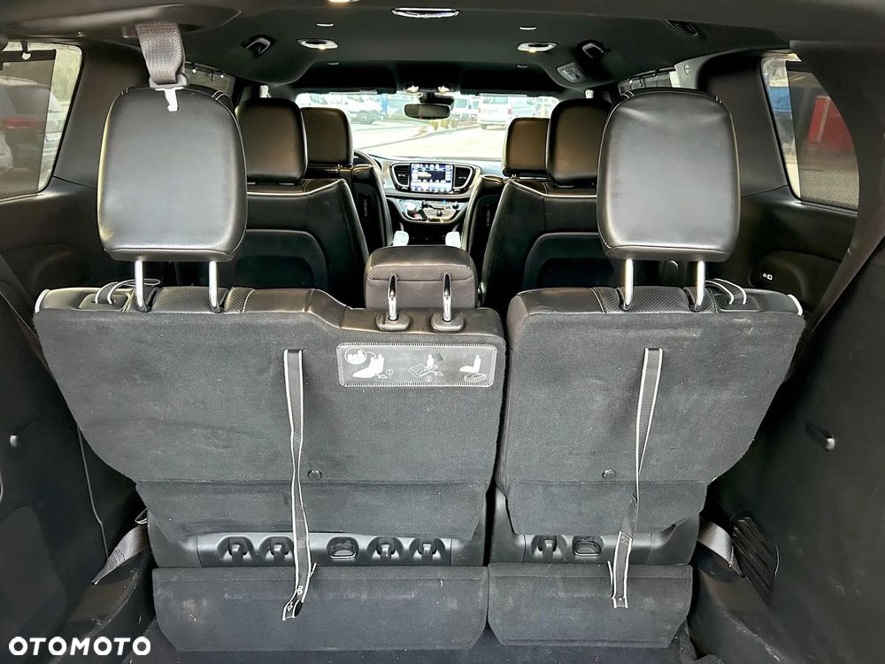 Chrysler Pacifica - 30