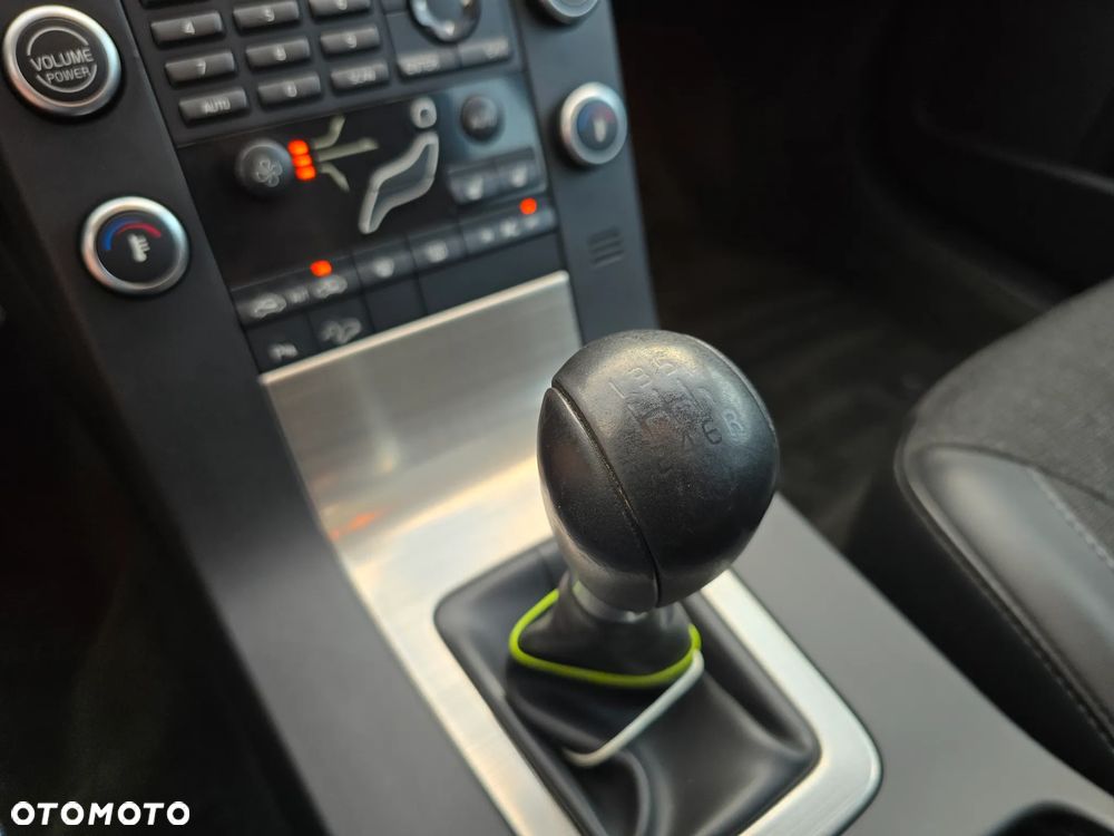 Volvo XC 70 D5 AWD Kinetic - 21