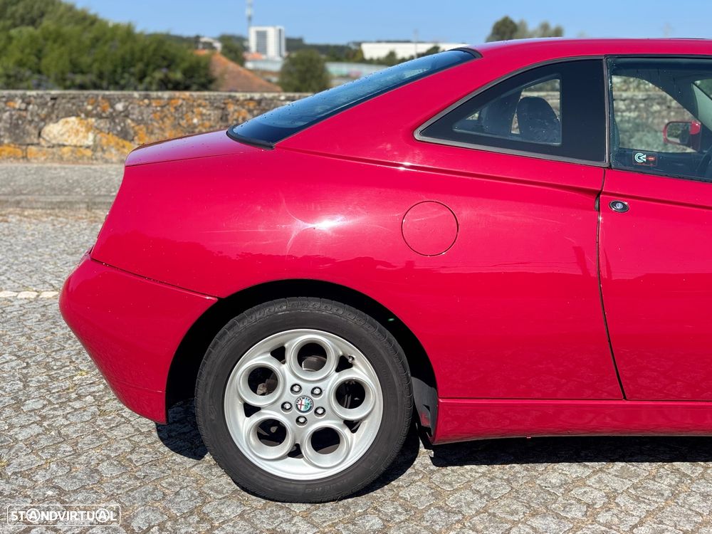 Alfa Romeo GTV 2.0 TS - 10