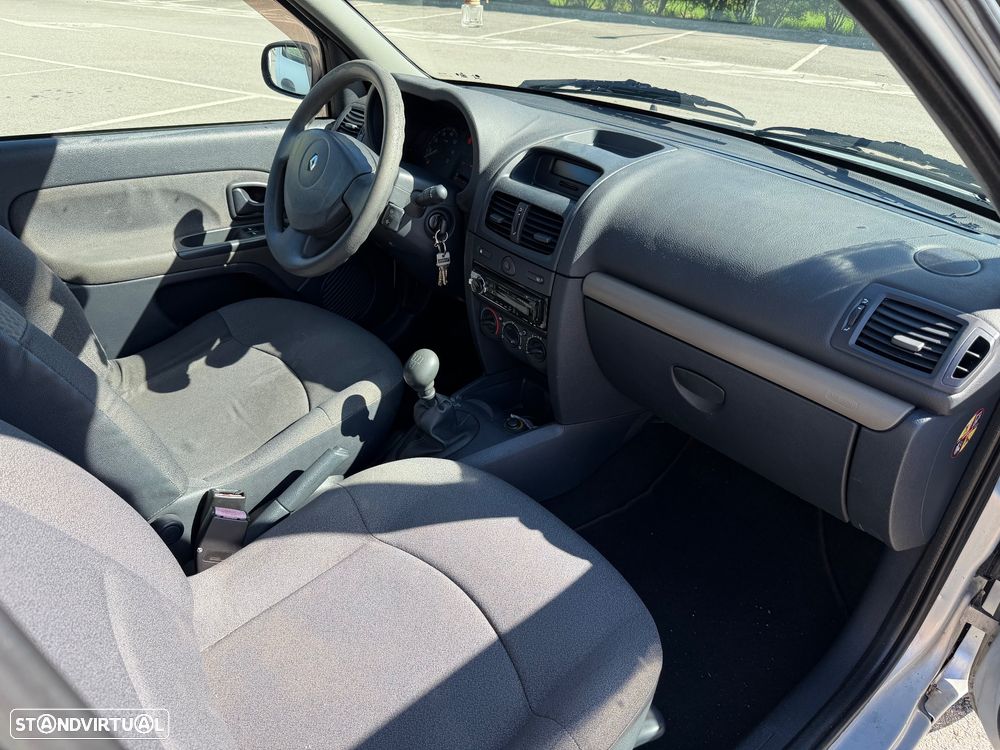 Renault Clio 1.2 16V Confort - 7