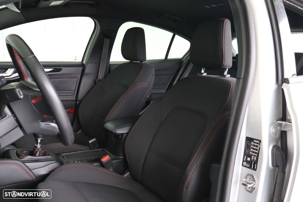 Ford Focus 1.0 EcoBoost MHEV ST-Line - 28