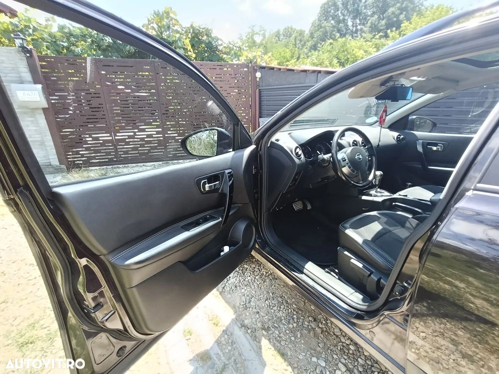 Nissan Qashqai 2.0 DCI 4 x 4 DPF Aut tekna - 25