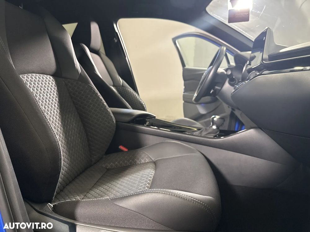 Toyota C-HR - 12