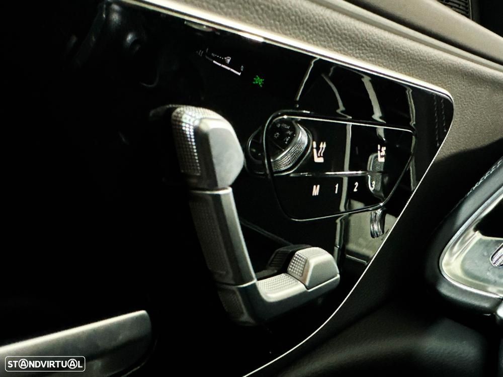 Mercedes-Benz E 300 de 4Matic 9G-TRONIC AMG Line - 54