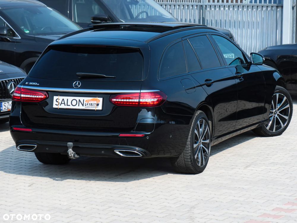 Mercedes-Benz Klasa E 300 9G-TRONIC Night Edition - 35