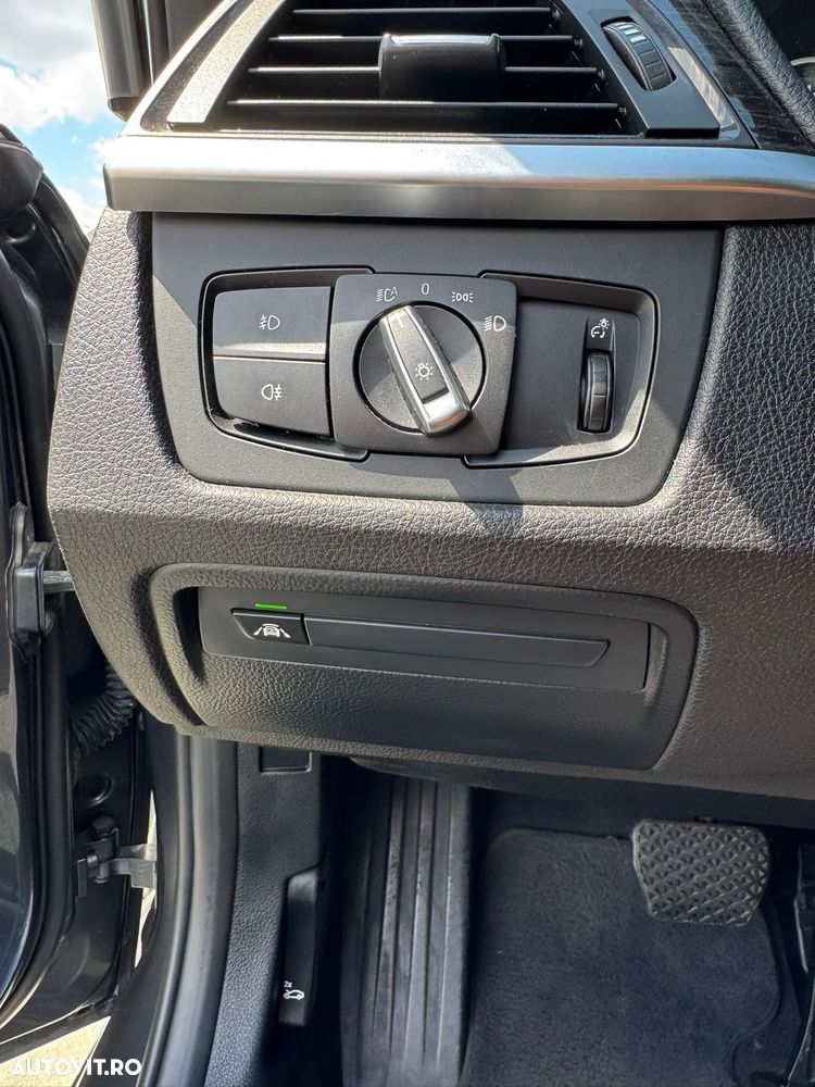 BMW Seria 3 320d Aut. - 11