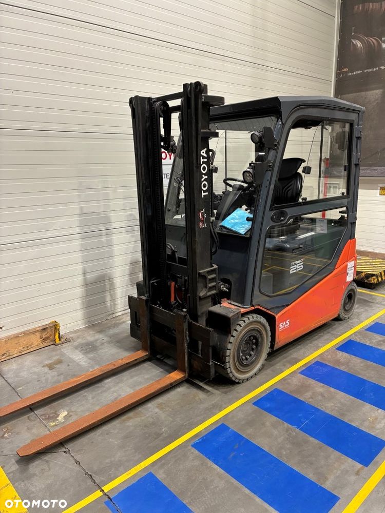 Toyota Bezpośrednio od Dealera TOYOTA 8FBMT25 salon POLSKA udźwig 2,5t Kabina - 2