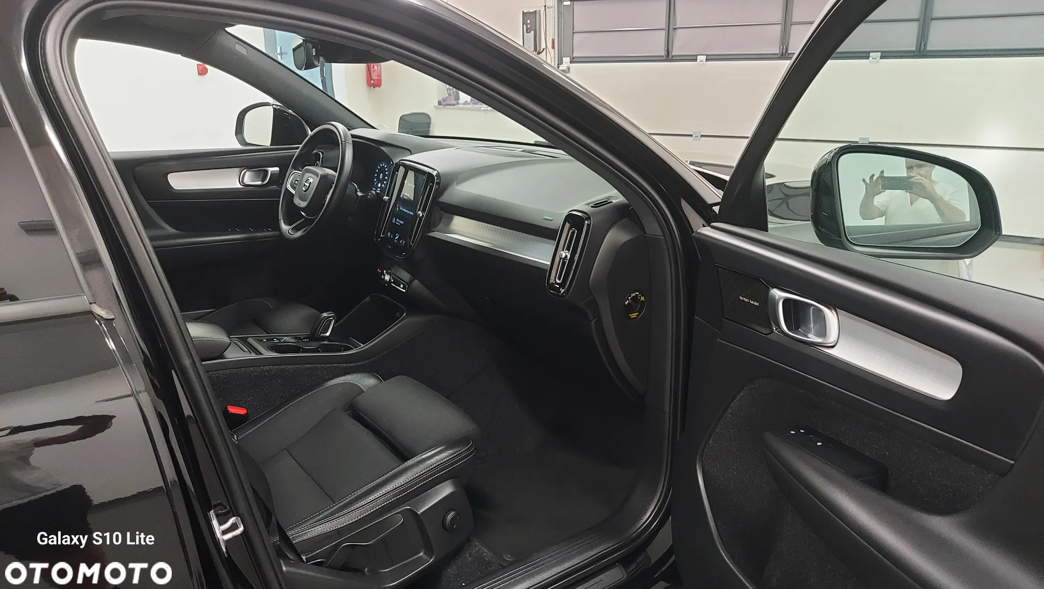 Volvo XC 40 D4 AWD Geartronic R-Design - 8