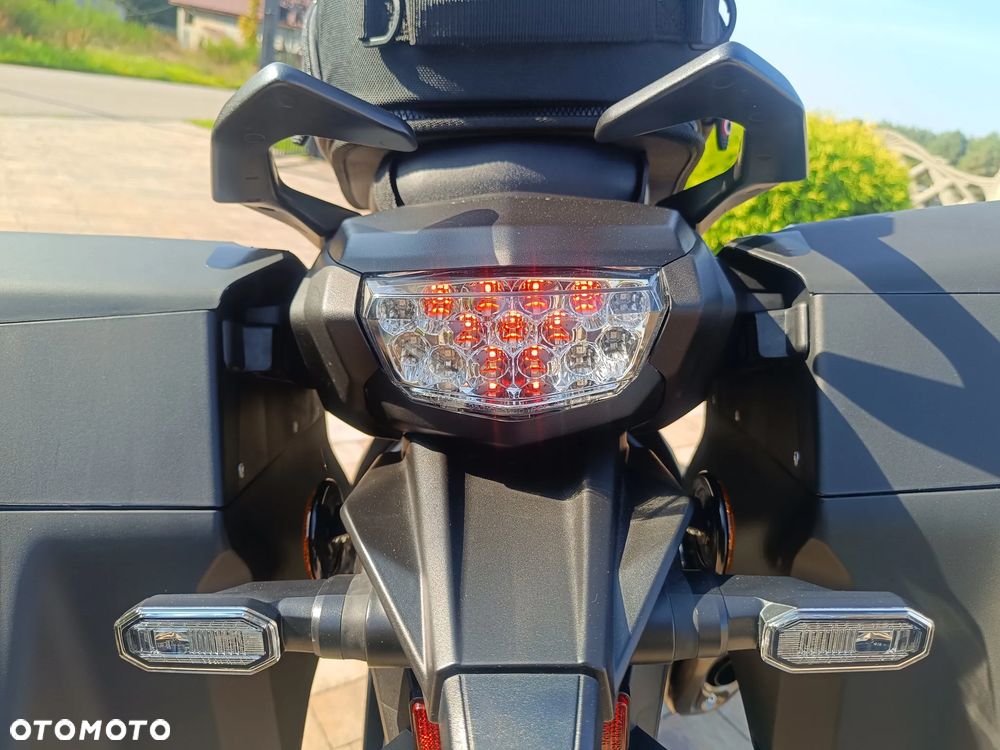 Suzuki GSX 1000 - 24