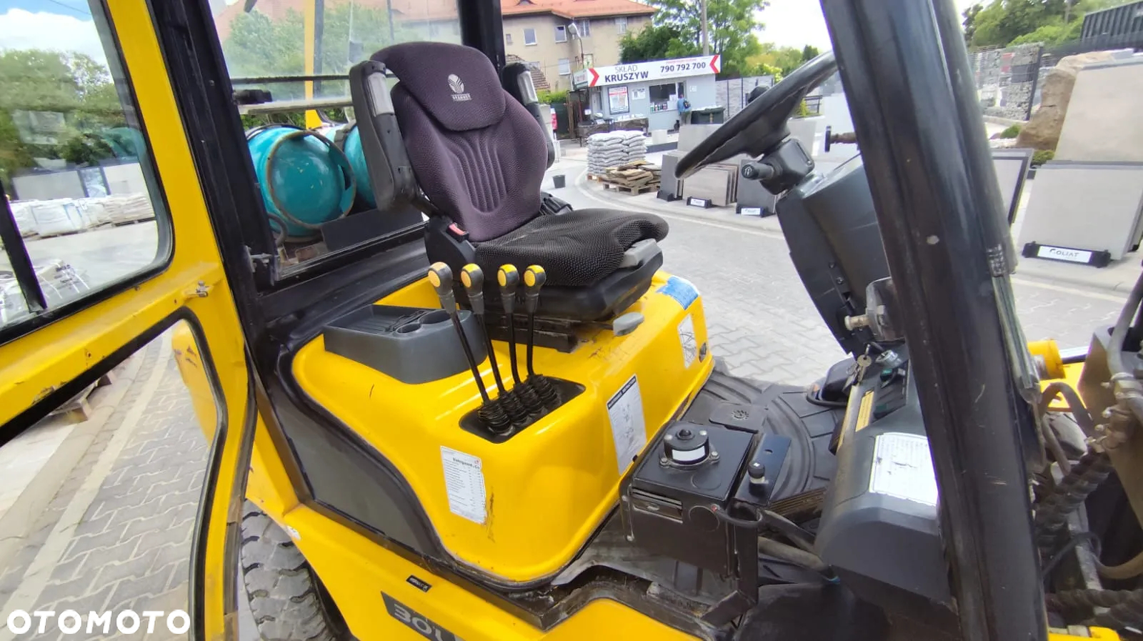 Hyundai 30L-7 - 6