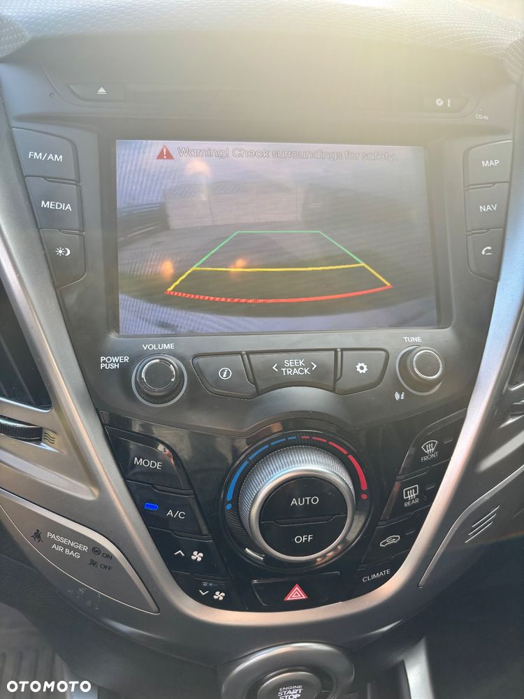 Hyundai Veloster - 16