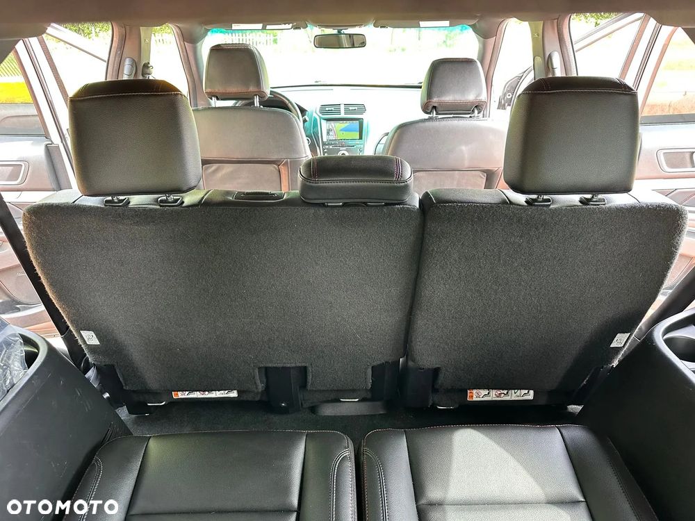 Ford Explorer - 31