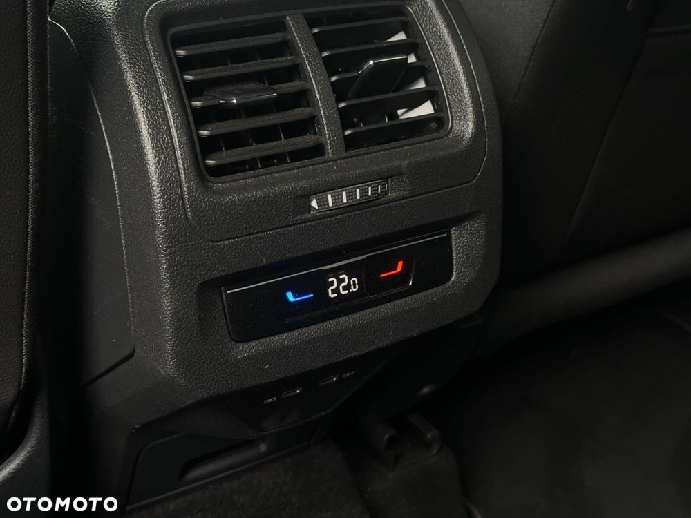 Volkswagen Touran - 25