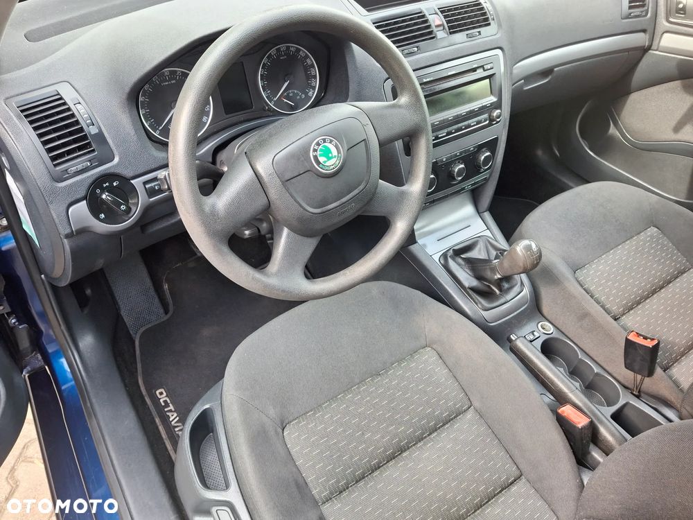 Skoda Octavia 1.6 TDI DPF Ambiente - 22