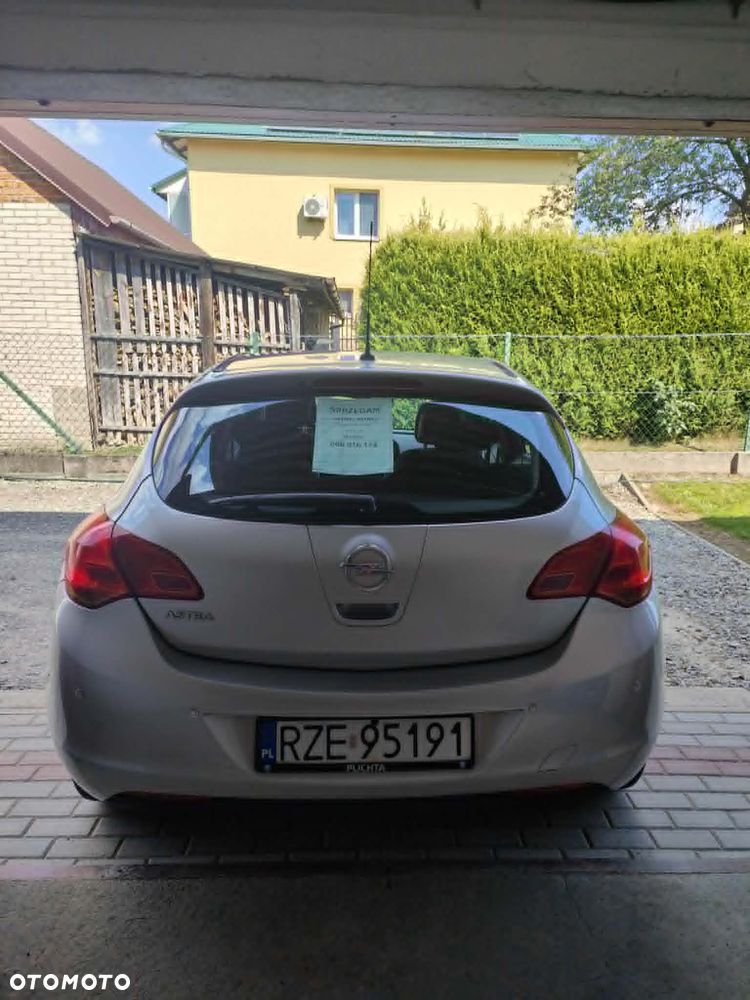 Opel Astra - 11