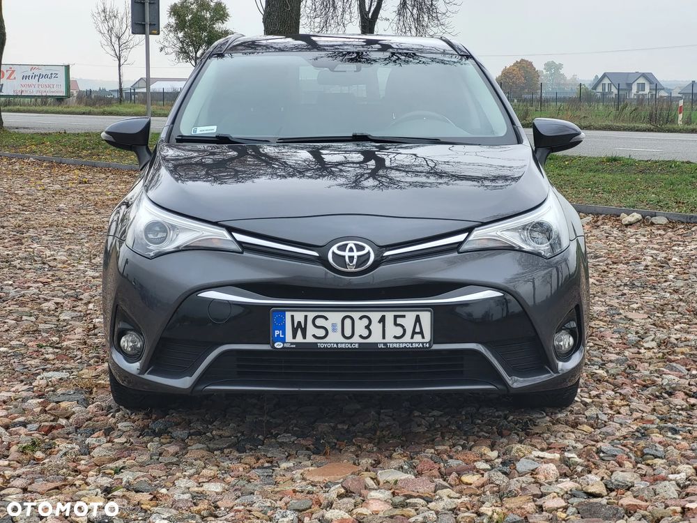 Toyota Avensis 2016 photo 2