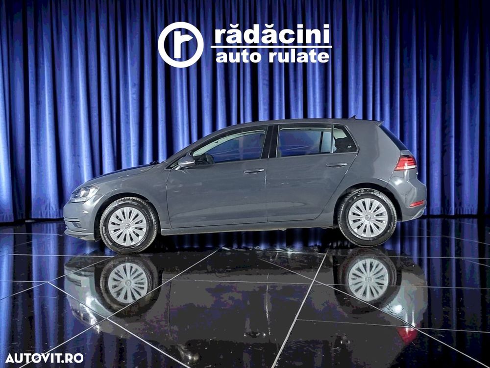 Volkswagen Golf - 6