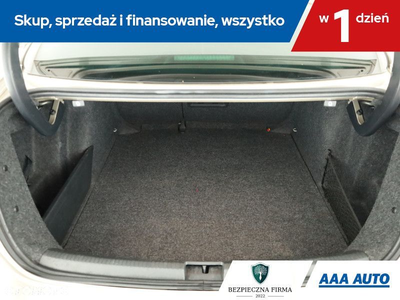 Volkswagen Jetta - 17