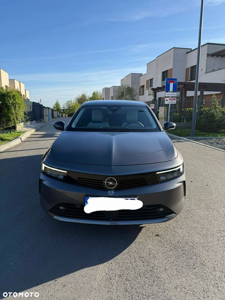 Opel Astra 1.2 T Elegance S&S - 3