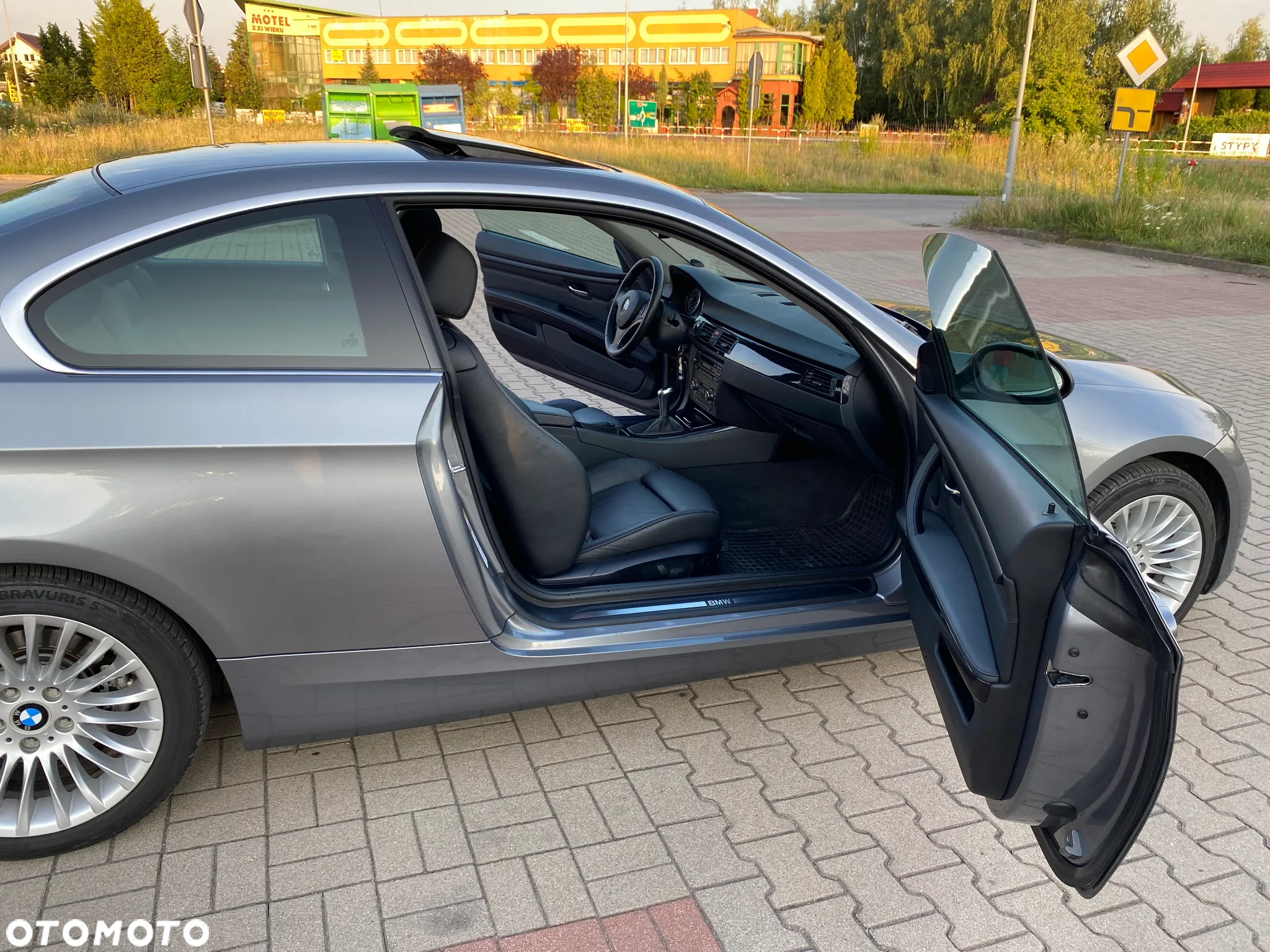 BMW Seria 3 325i - 10
