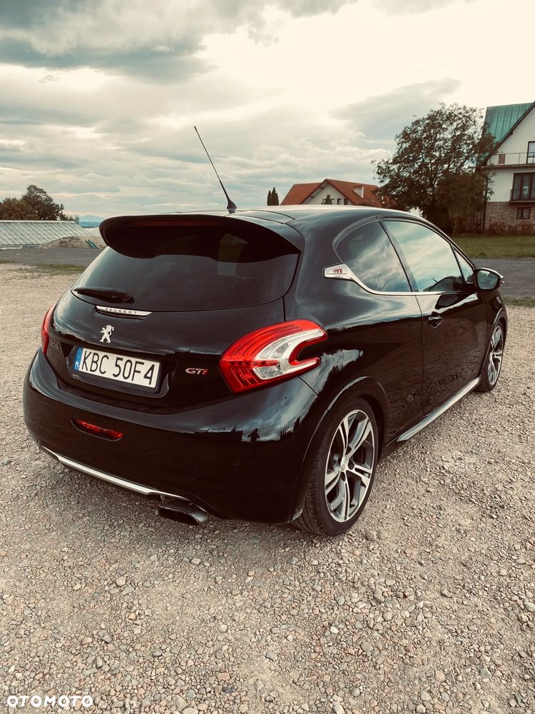 Peugeot 208 1.6 THP GTi - 2