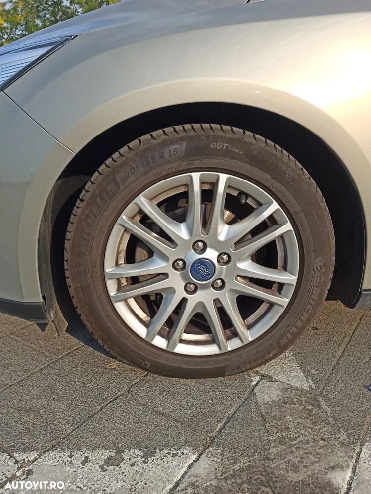 Ford Focus 1.0 EcoBoost Titanium - 25