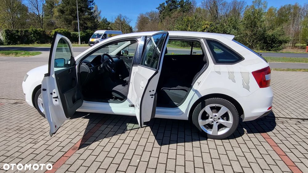 Skoda RAPID 1.6 TDI DPF Style Plus - 3